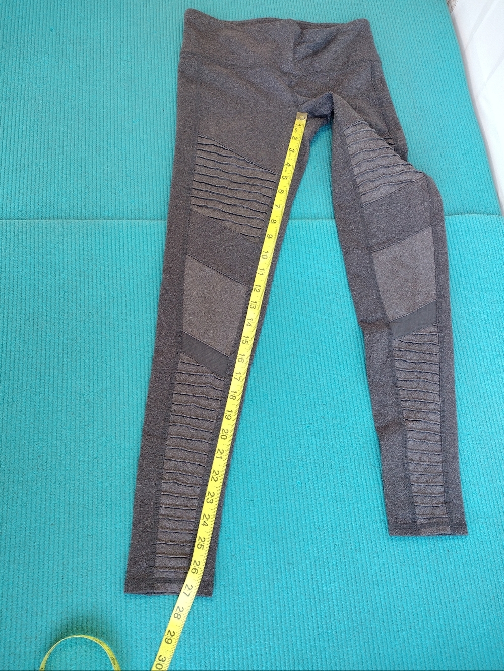 Alo Yoga Low Waist Moto Ribbed Mesh Panel Leggings Gray Size XS - Picture 4 of 13
